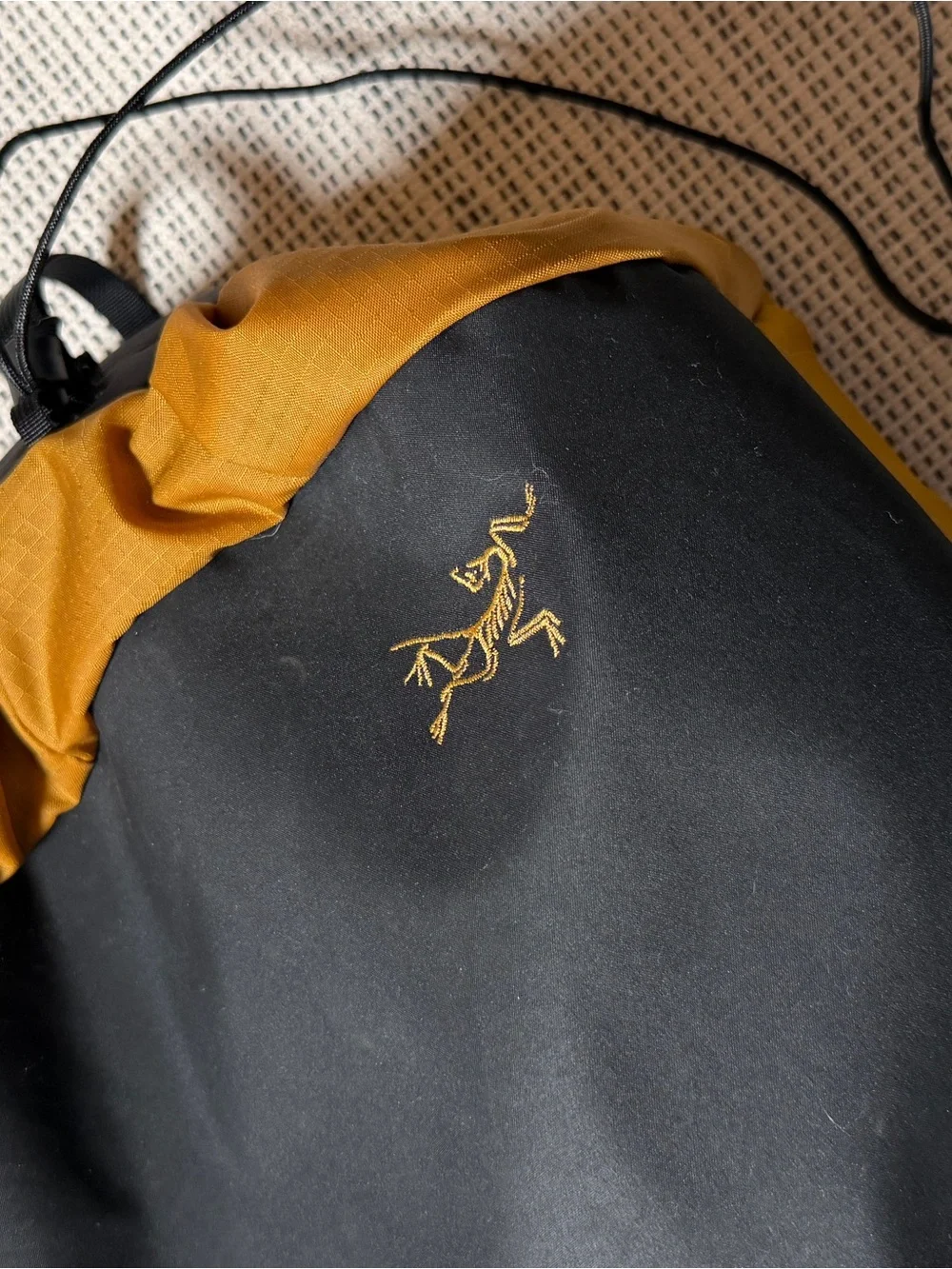 Arc'teryx Arro 20 | Black and Yellow | Backpack